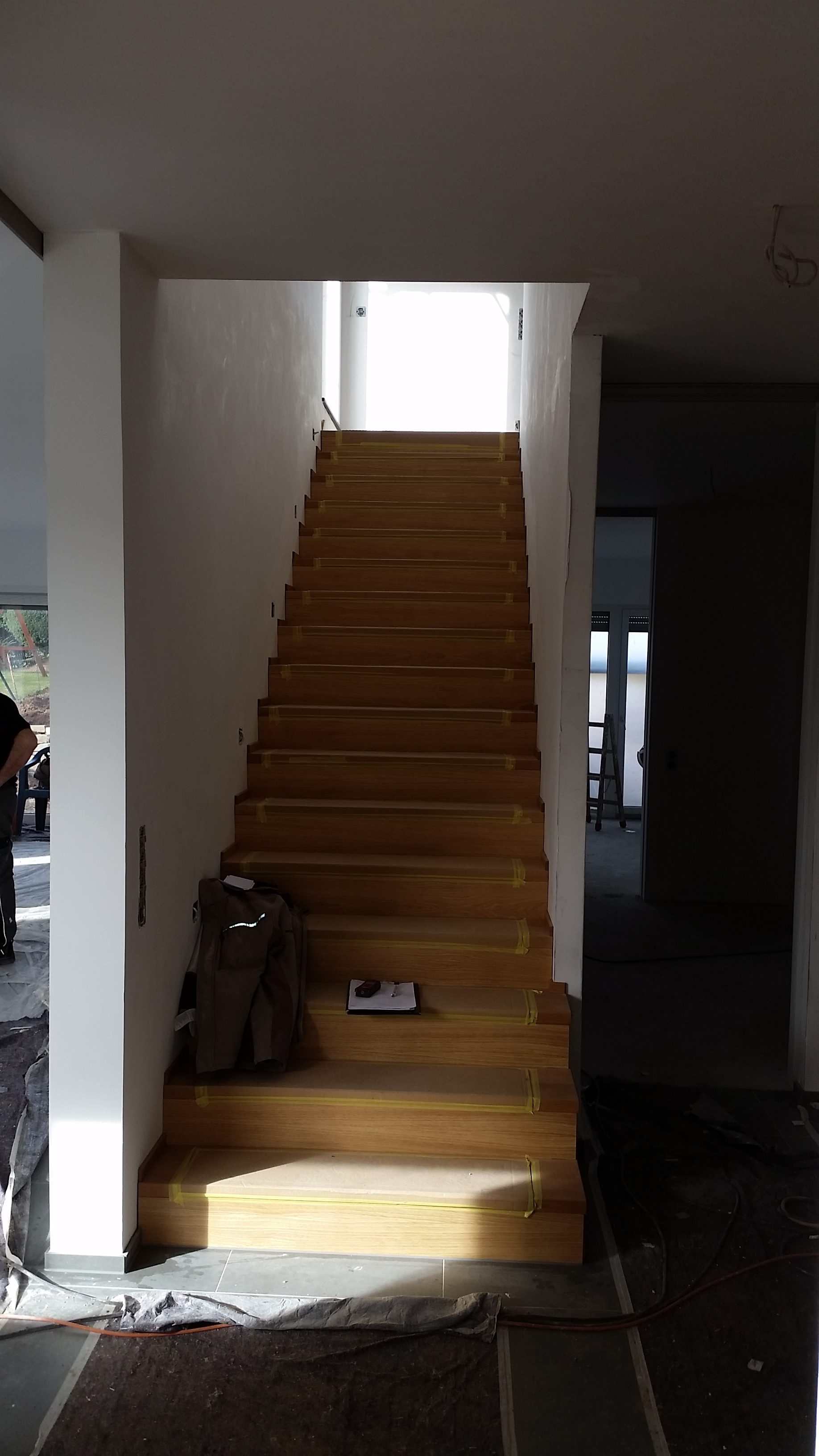 Massivholztreppe auf Beton